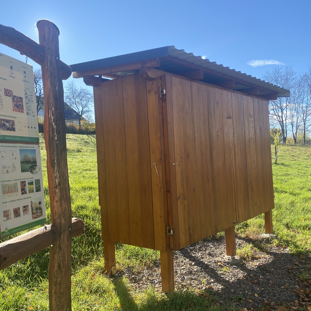 Bienenhaus1 (1)